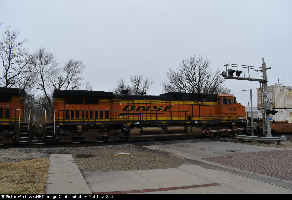 BNSF 609